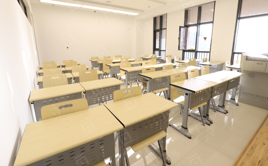 西安交通大学西部科技创新港课桌椅