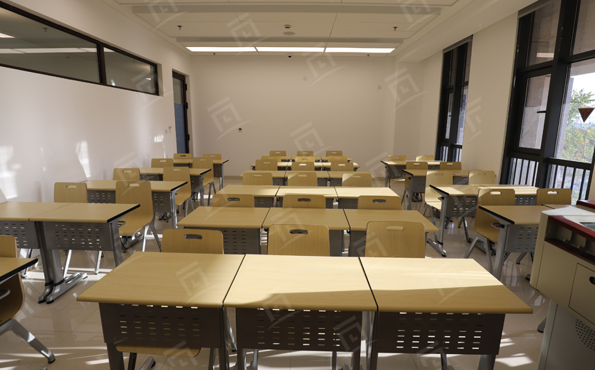 西安交通大学西部科技创新港课桌椅