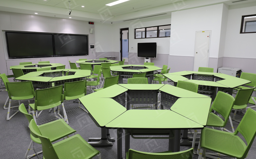 西安交通大学西部科技创新港课桌椅